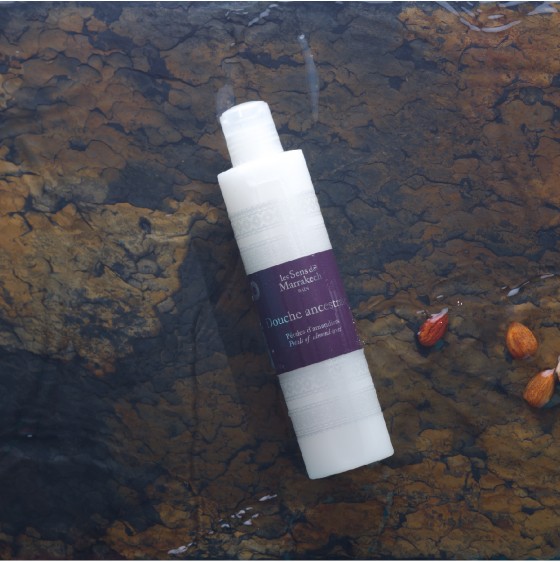 Douche ancestrale pétales d'amandiers