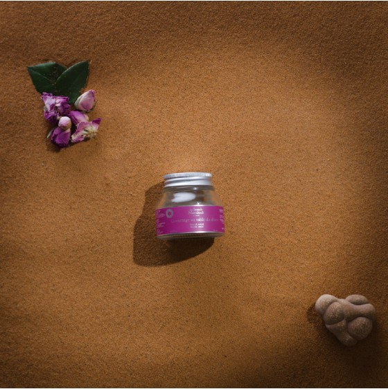 Rose and sandalwood sand body scrub