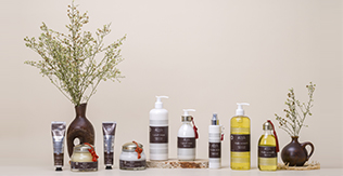 Amber and musk range